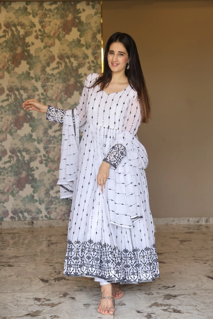 ADITI'S WHITE COLOURED ANARKALI SUIT SET TD-04