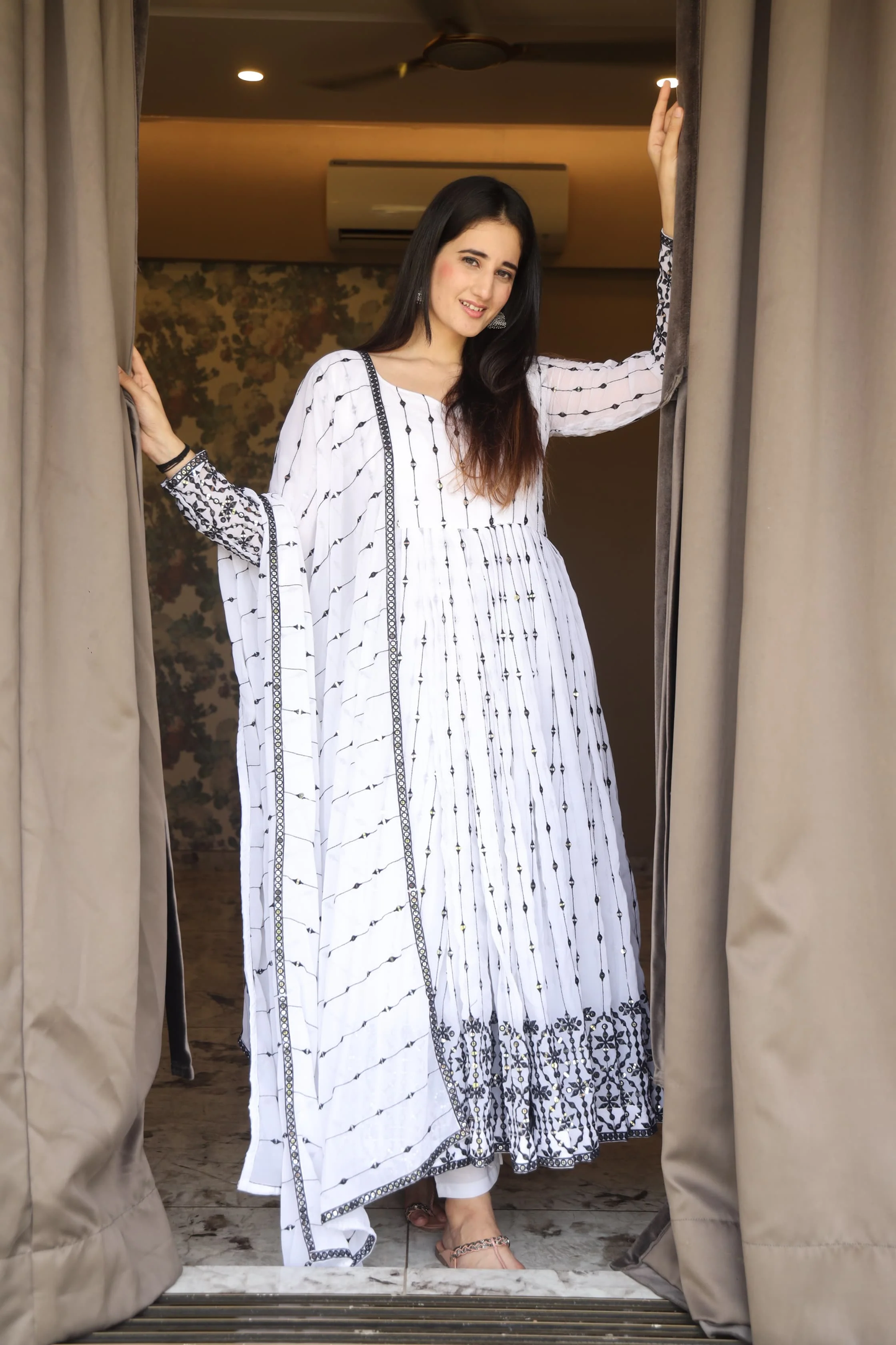 ADITI'S WHITE COLOURED ANARKALI SUIT SET TD-04