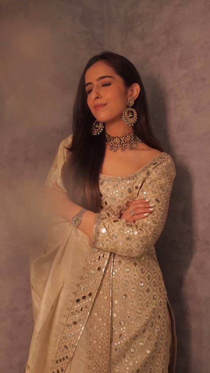 Smridhi Oberoi In Ivory Mirror Hoor Gharara Set