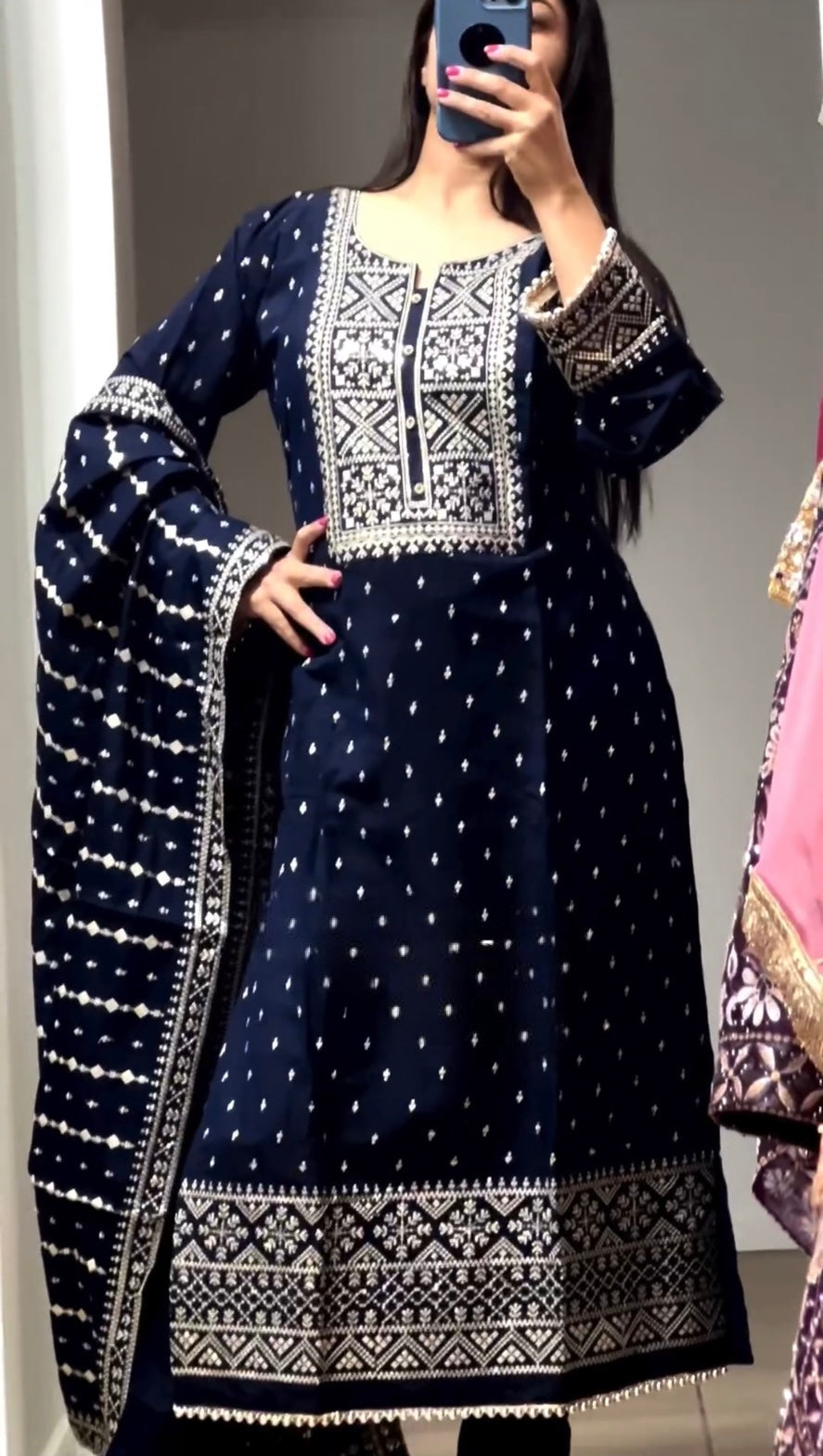 👌💕*Presenting New Designer Party Wear Long Pakistani  Suit In Fancy Style*👌💕