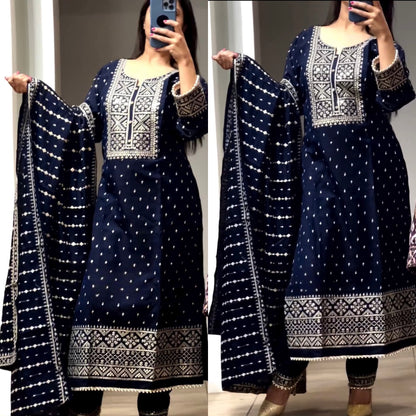 👌💕*Presenting New Designer Party Wear Long Pakistani  Suit In Fancy Style*👌💕