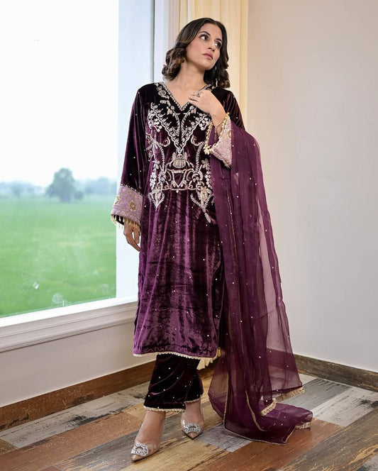 Varanga Floral Embroidered Zari Regular Velvet Kurta with Trousers & Dupatta